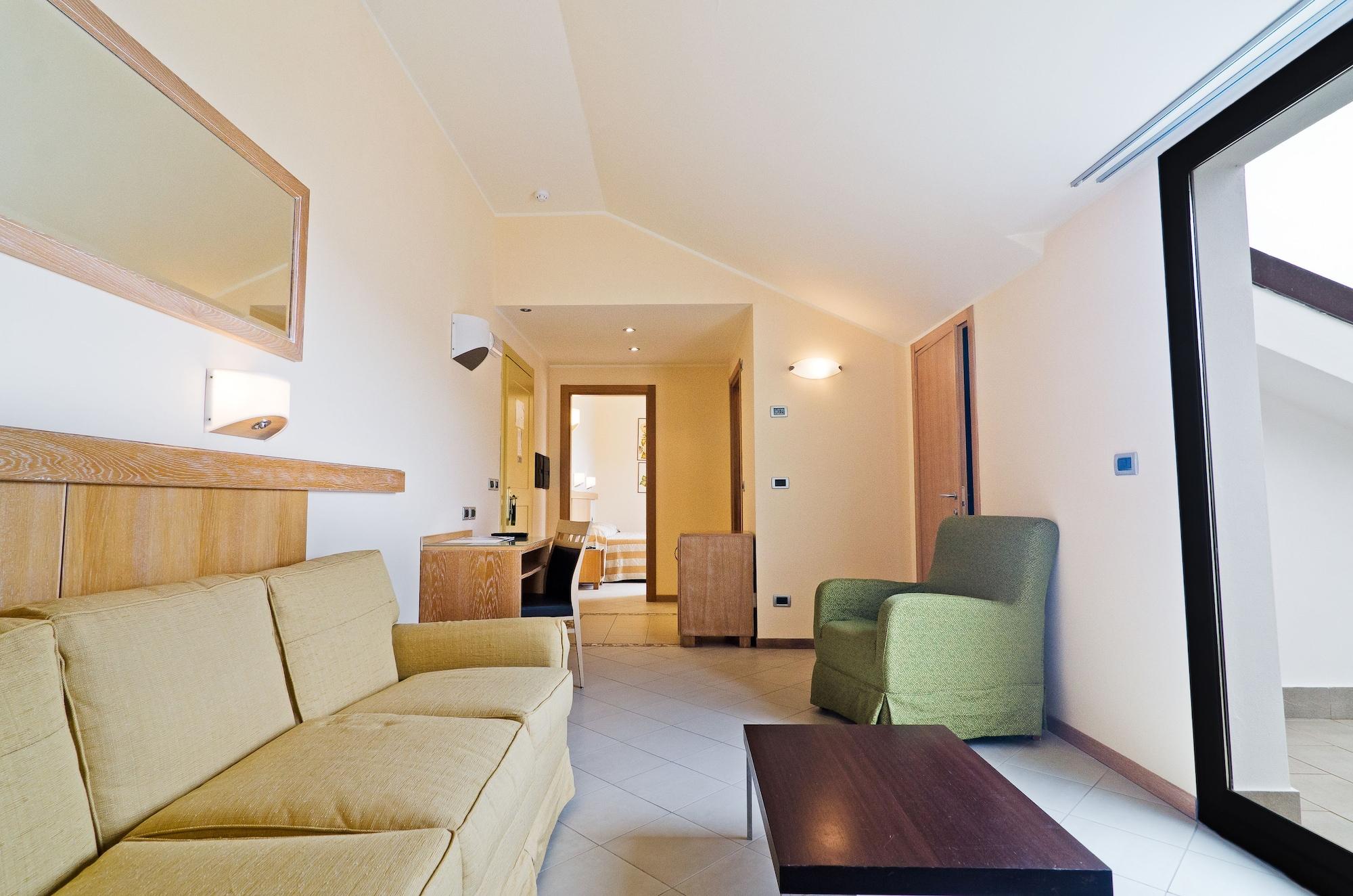 Castellaro Golf Resort Exterior photo