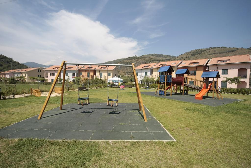 Castellaro Golf Resort Exterior photo