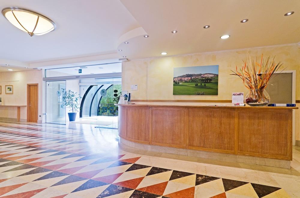 Castellaro Golf Resort Exterior photo